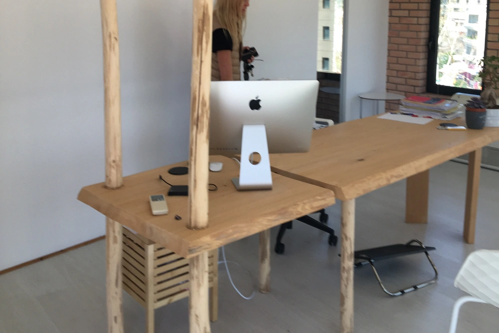 Organic Table-Showcase Unit - Rafa Architecture